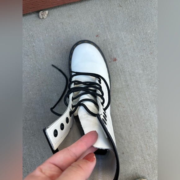 WHITE leather Dr. Martens 1460 lace up boots - good condition - size US 7 L - Picture 6 of 16